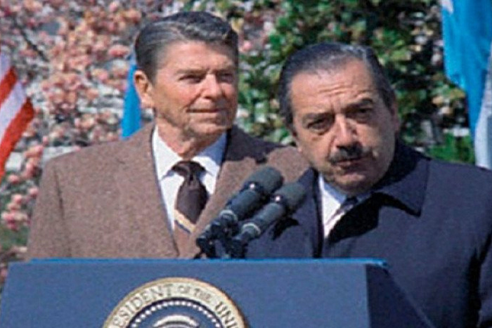 El histórico mensaje de Raúl Alfonsín que se plantó frente a Ronald Reagan en la Casa Blanca