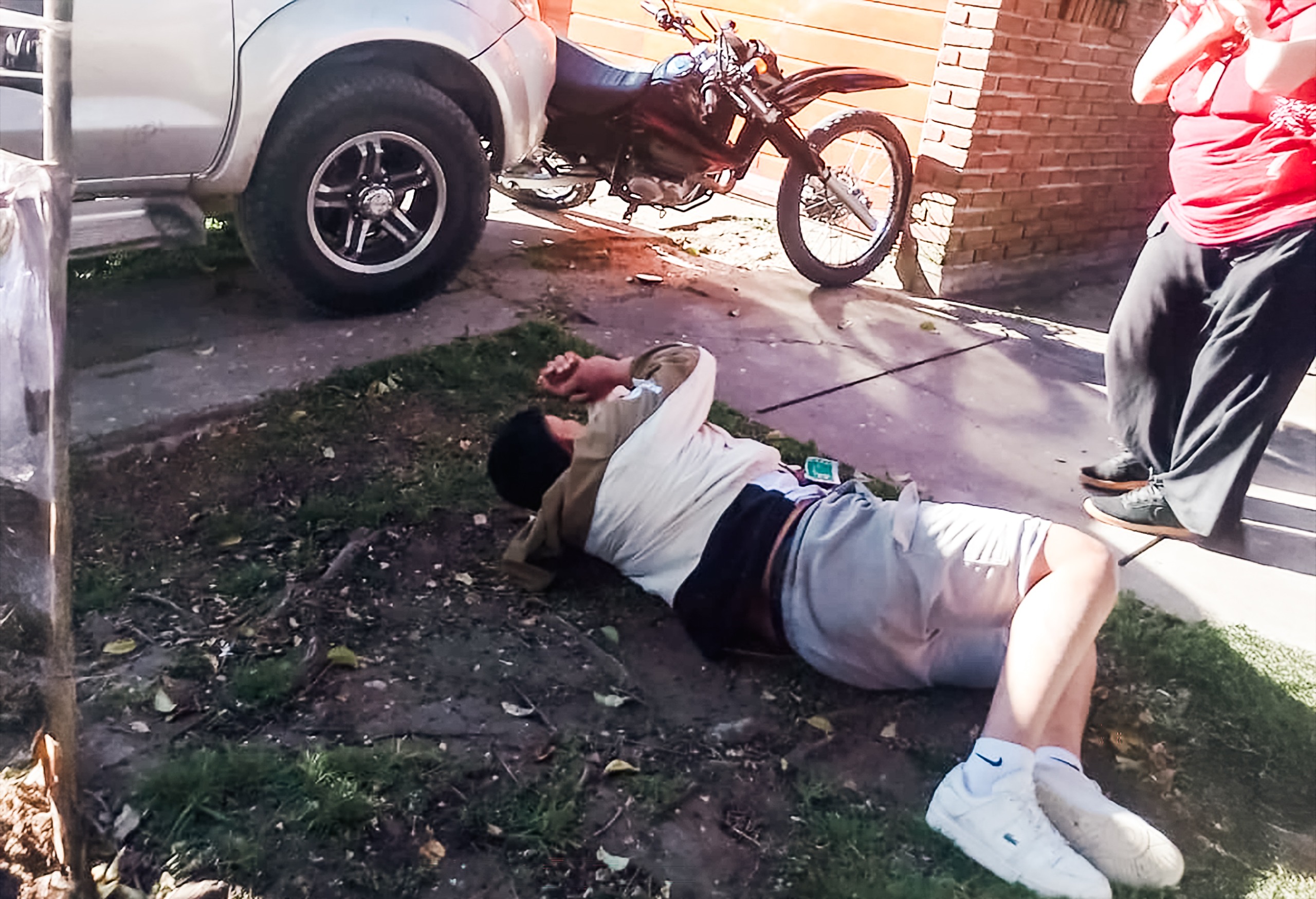 La Patrulla Municipal interceptó a un motociclista que intentó escapar de un operativo en Plaza San Cayetano