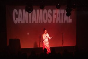 Otra noche de karaoke con Charo López en Club TRI