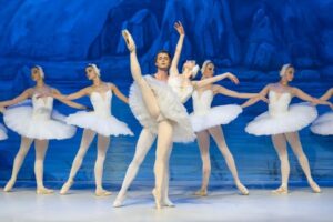 El Ballet Clásico de San Petersburgo presentará la versión completa de “El lago de los cisnes”