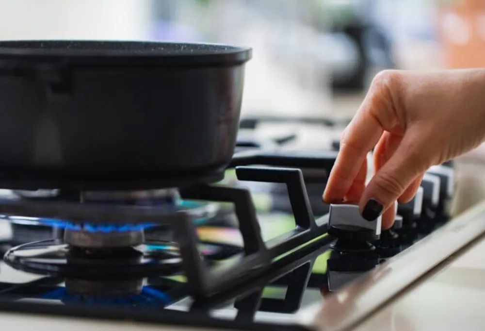 Santilli dice que no todos los municipios perderán la Zona Fría, pero el Presupuesto lo desmiente