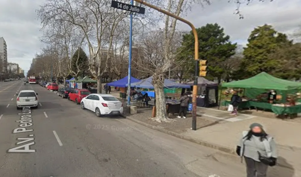 Eran compañeros en la feria de Plaza Rocha: Él la violó salvajemente