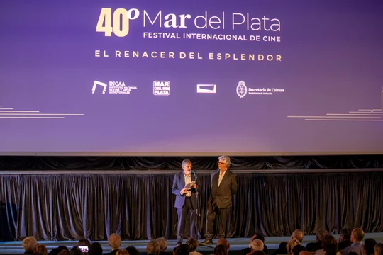El quiosco de Aldrey cobra en dólares el paquete del Festival de Cine: Único oferente