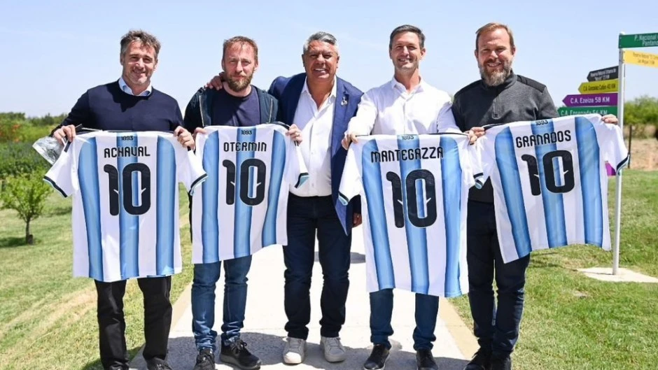 Tapia mostró el apoyo de intendentes a su gestión en Ceamse y dio una sugestiva señal a la interna del PJ