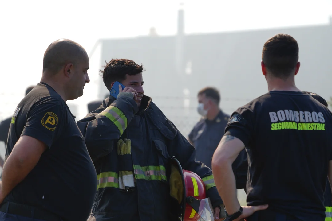 Explosión en Ezeiza: “Aún quedan focos activos” y confirman que Iron Mountain tiene fuego en su interior