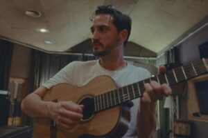 Abril Sosa presentará en Dickens Pub temas de su nuevo disco