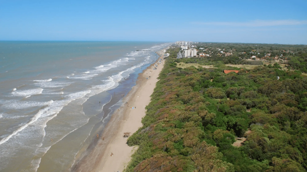 El SMN pronostica más calor que lo normal en la costa atlántica bonaerense este verano