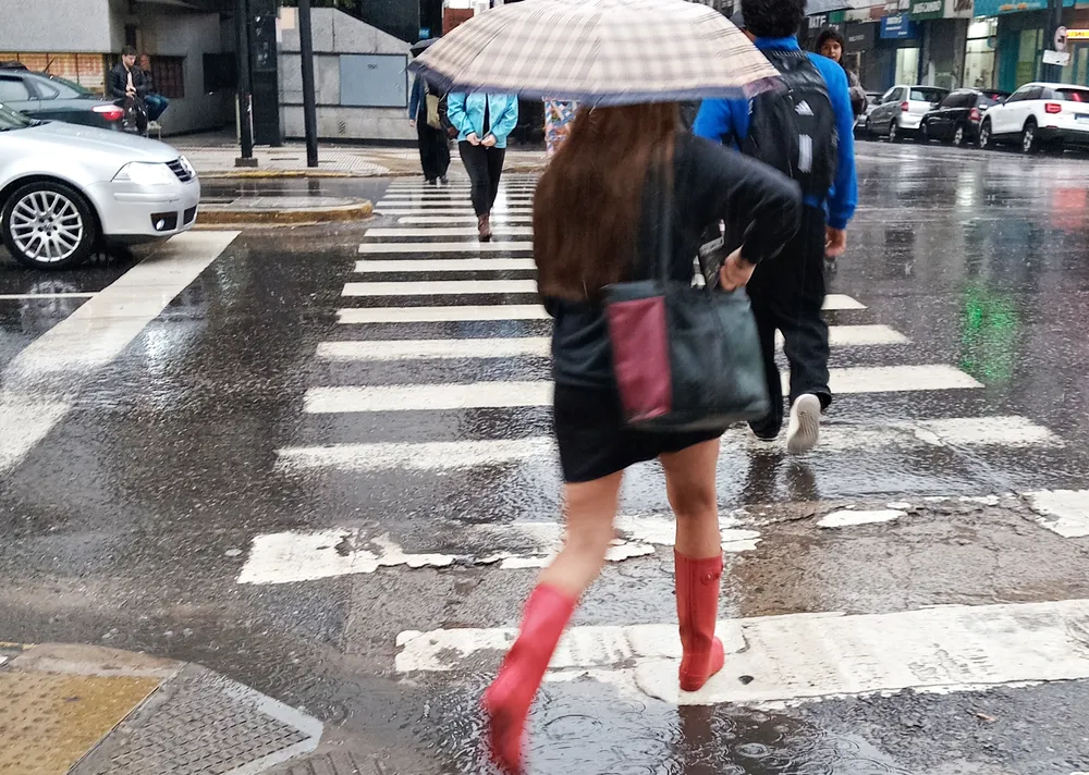 Se esperan horas de mal clima hasta mañana en la ciudad.