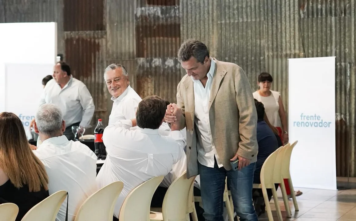 Massa lideró cumbre del Frente Renovador para coordinar la gestión en la Provincial