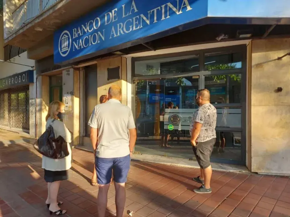 Crisis de ingresos: la morosidad de las familias con bancos es la más alta en 20 años