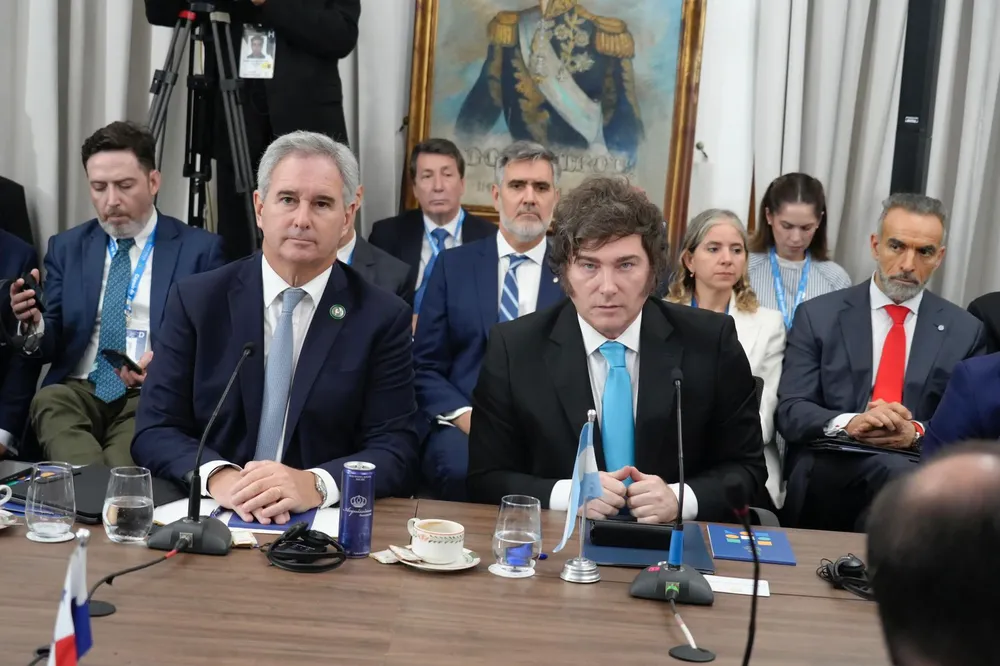 Javier Milei respaldó una intervención armada de Trump en Venezuela y «Lula» la comparó con Malvinas