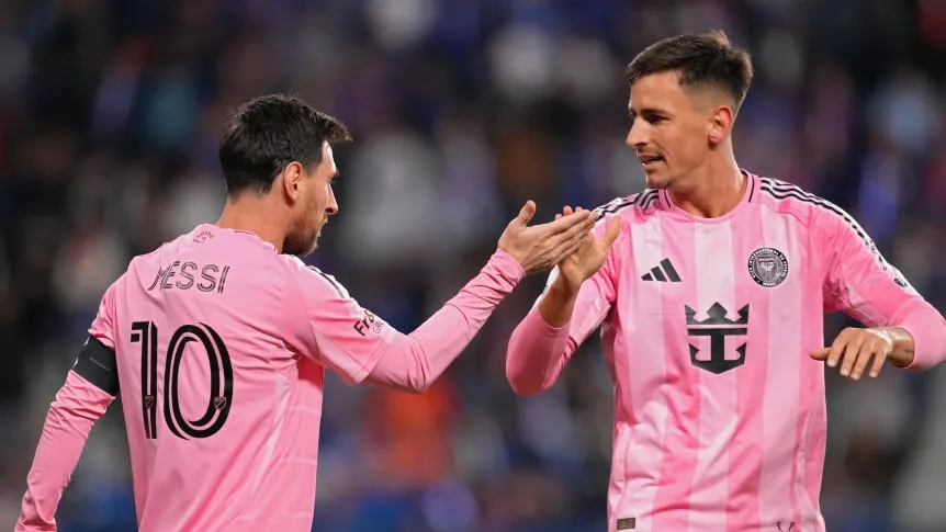 River va a la carga por Tadeo Allende