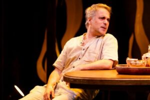 Del West End a la costa atlántica: llega “Vanya” al Espacio Cuatro Elementos