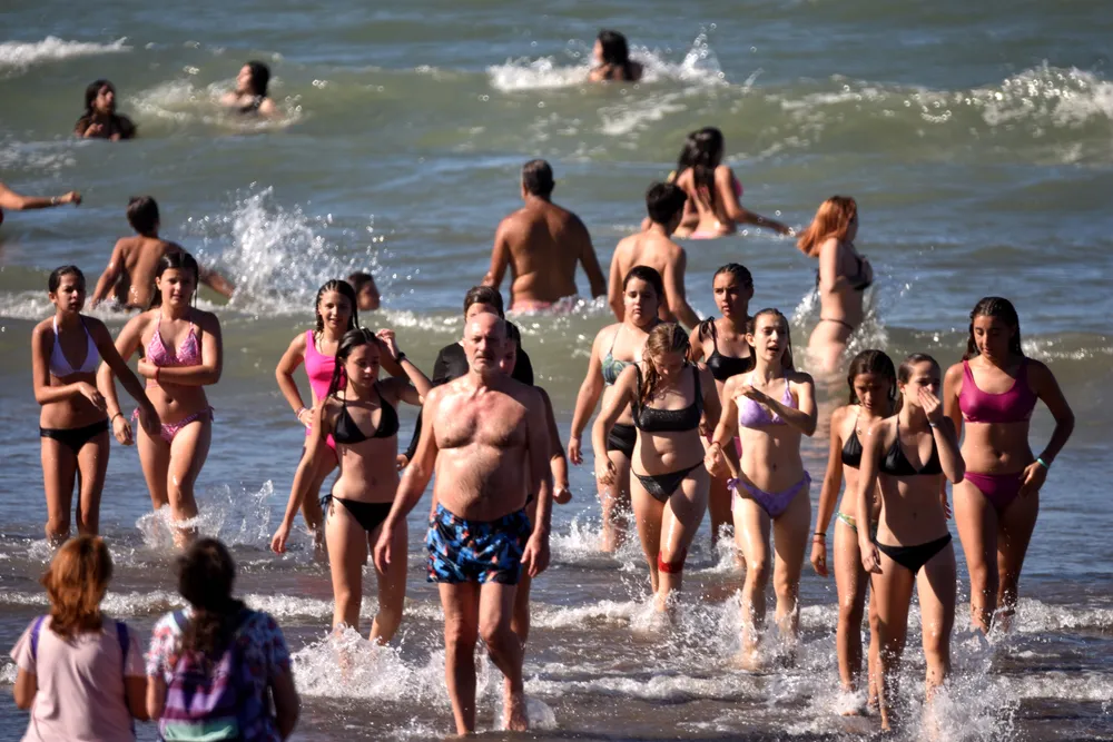 Mar del Plata vs. Río y Miami: cuánto sale vacacionar en el verano 2026 con pasajes incluidos