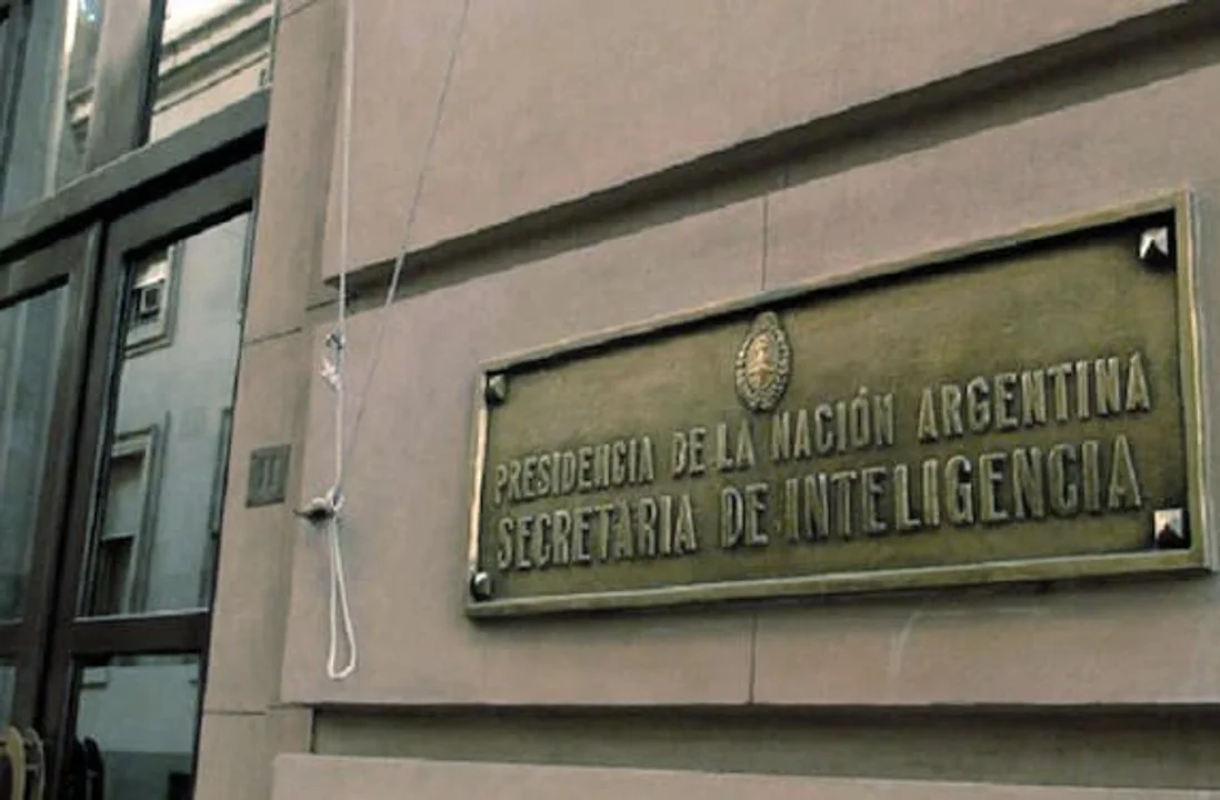 Organizaciones piden derogar el DNU de Inteligencia por «debilitar controles democráticos»