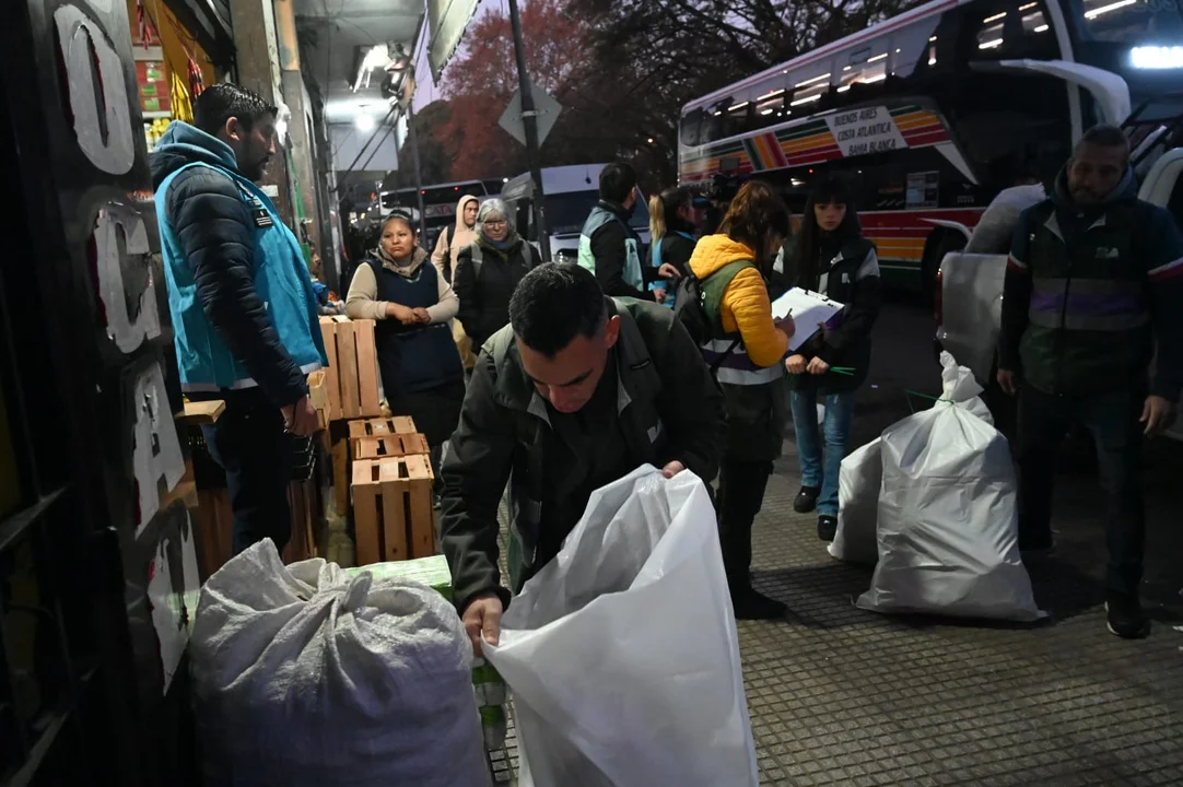 Subió la venta ilegal callejera en diciembre: alimentos y bebidas fue lo más vendido