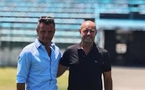 «En Alvarado estuve proscripto por haber renunciado, pero hace poco hablamos y casi soy el DT… Hoy firmé con Santamarina» (Botella)