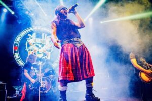 Attitude recrea los años dorados de Guns N’ Roses en un show en Villa Victoria