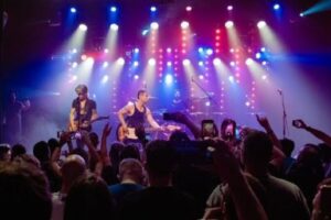 Valentinos y Appetite reviven el rock clásico en Villa Victoria