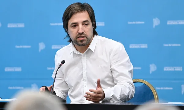 ¿Y si usaban IOMA? Kicillof y Kreplak con avión sanitario para traer a Samid desde Uruguay