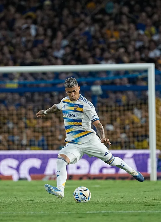 Boca sigue en la penumbra hasta en La Bombonera y se lesionó Paredes