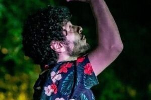 Alberto Ajaka presenta su unipersonal en la Sala Nachman