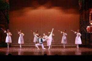 Miguel Angel Klug regresa al Teatro Auditorium con “Coppélia, la chica de los ojos de esmalte”