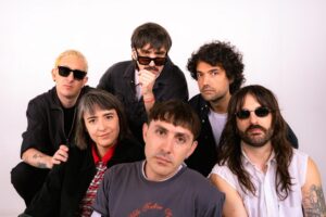 La banda Mi Amigo Invencible celebrará el Día de los Enamorados frente al mar