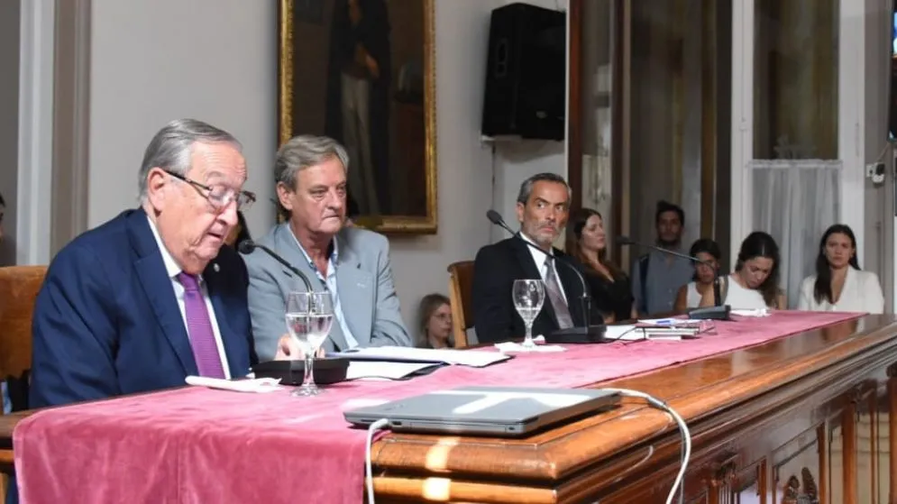 Lunghi con un baño de realidad en Tandil: «Gobernar es hacerse cargo, no es opinar»