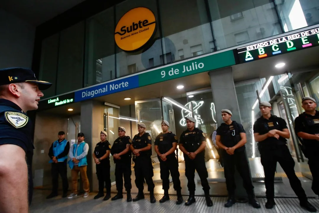 Dos detenidos y 400 personas identificadas durante un nuevo operativo de saturación en el subte
