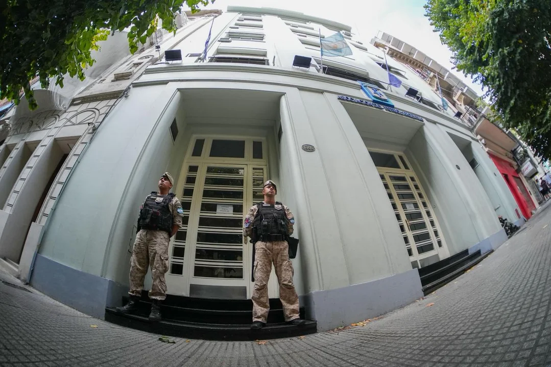 Allanaron la sede de la AFA por la causa de la mansión en Pilar