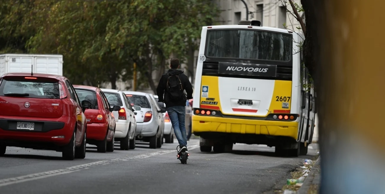 Pasajeros de trenes y colectivos del Amba pagan 32% del boleto
