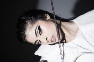 Dos estilos en una noche: MAR y Sofía de Ciervo llegan al ciclo “Rock a buen puerto”