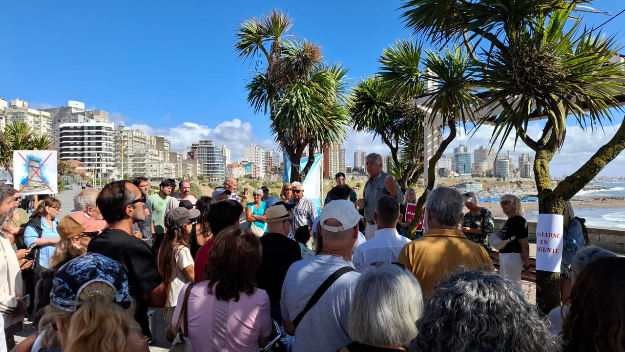 Torre de 35 pisos: Denuncia penal; Un arquitecto sin matrícula y la esposa de un funcionario