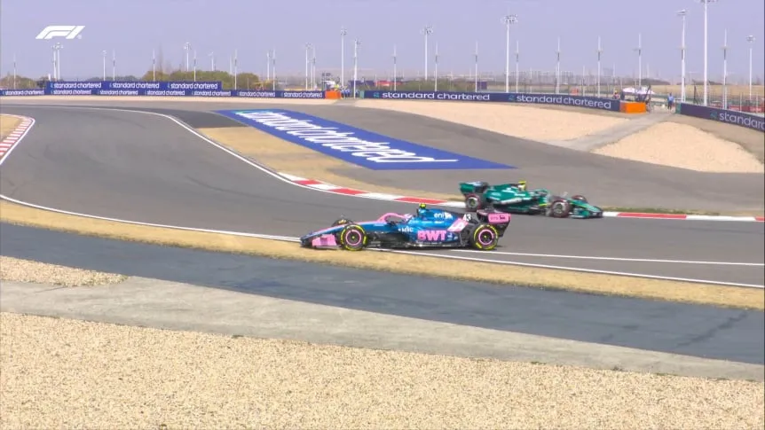 Colapinto 15º en el primer entrenamiento en China: Hizo un trompo y se le apagó el motor