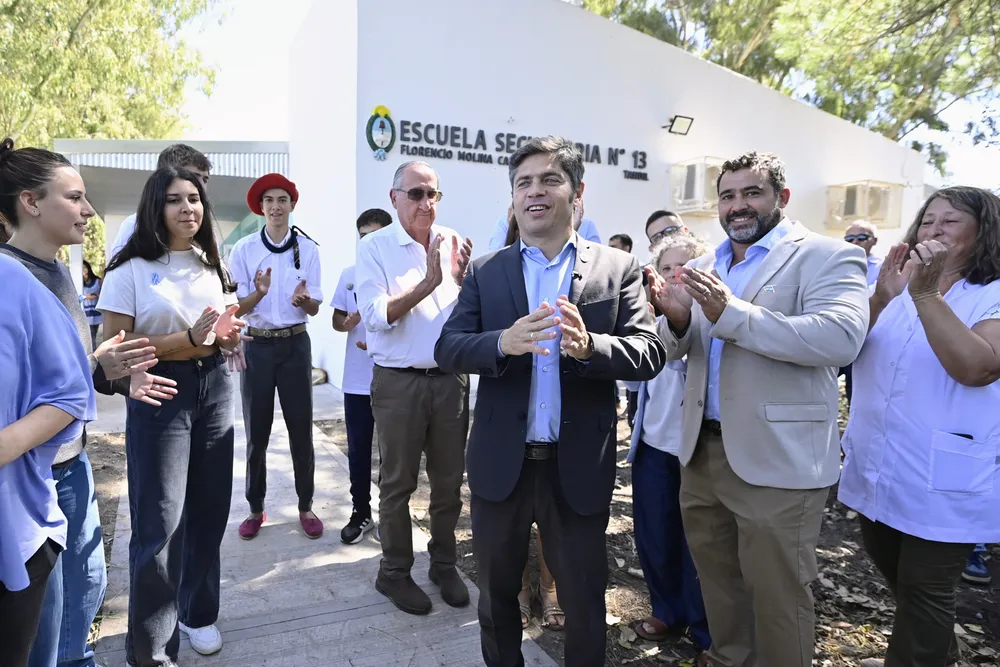 Axel Kicillof inauguró escuelas en Tandil y Villa Gesell y celebró las 310 de la gestión
