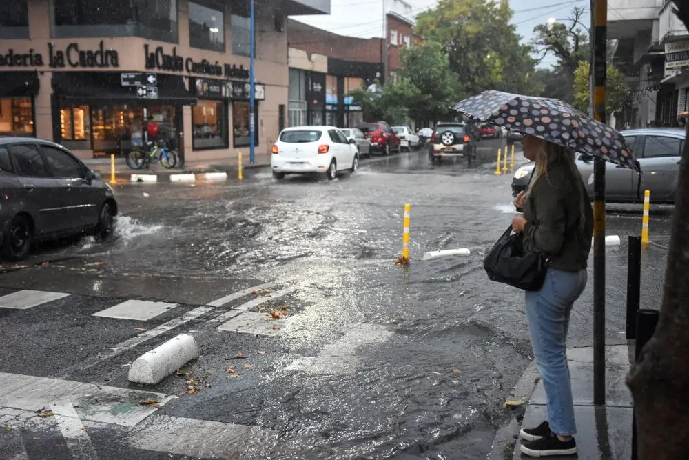Llegó el frente frío: alertas amarillas por viento y lluvia en toda la provincia de Buenos Aires