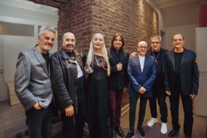 “Todavía emocionan ciertas voces”: La Trova Rosarina y Lito Vitale en vivo