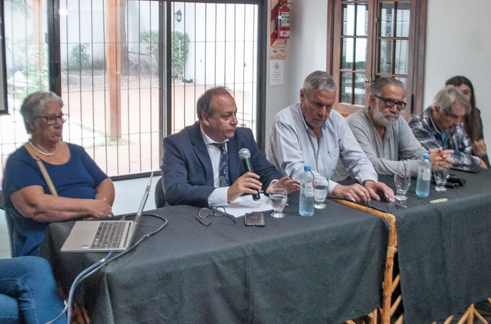 La fábrica de gin en El Faro de la Memoria responde a una matriz de negocios oficiales: El papel de Rabinovich