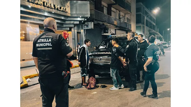 La patrulla municipal firme en Rivadavia y Corrientes