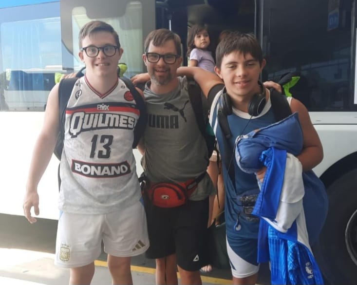 Ayudamos a que deportistas marplatenses con síndrome de Down viajen a Portugal