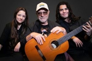 León Gieco regresará a Mar del Plata con un show especial y audiovisual