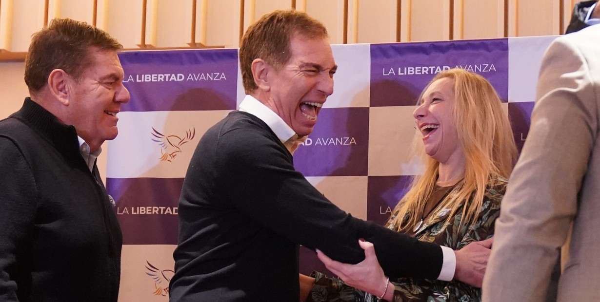¿Montenegro para qué lado patea o le pega con las dos? ¿Y Neme afuera? Pésima historieta política