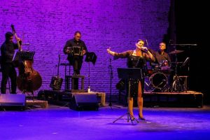 El grupo Oblivion y la cantante Karina Levine presentarán un tributo a Astor Piazzolla