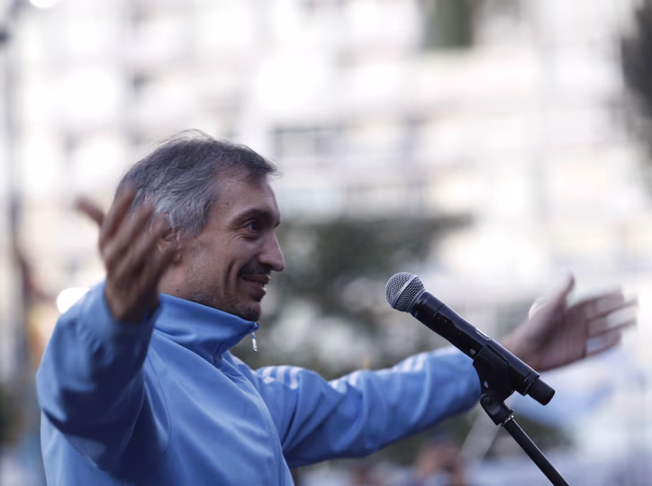 Por orden y guión de Máximo Kirchner, alfiles de La Cámpora salieron en manada a pegarle a Kicillof