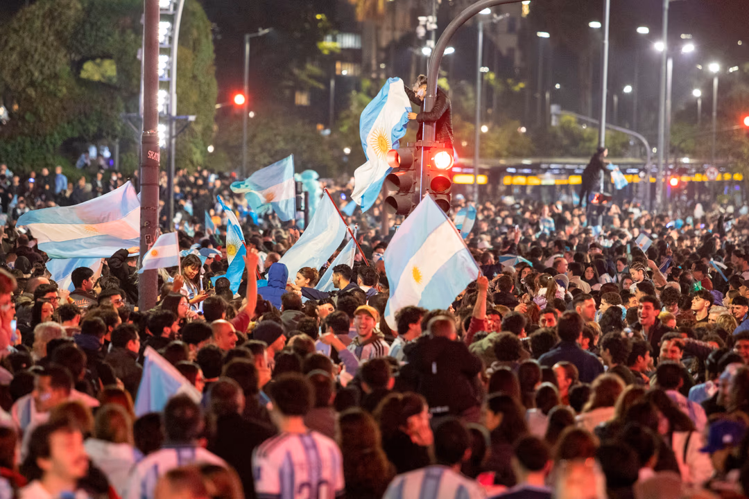 Presión opositora por la incertidumbre ante el posible asueto tras la final mundialista