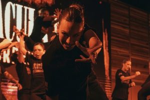 La artista miramarense Mica Mujica asume el rol protagónico de Mina en “Drácula II: Resurrección”