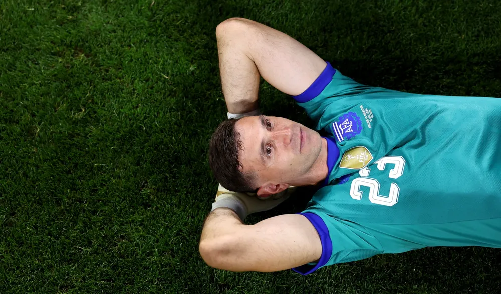 Dibu Martínez superó el récord del Pato Fillol