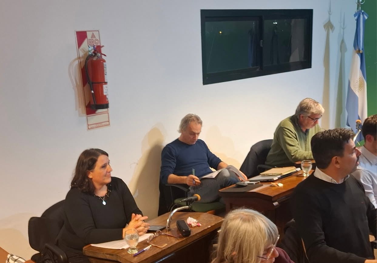 En plena sesión, un concejal de Balcarce rompió con La Libertad Avanza y se sentó junto a los radicales