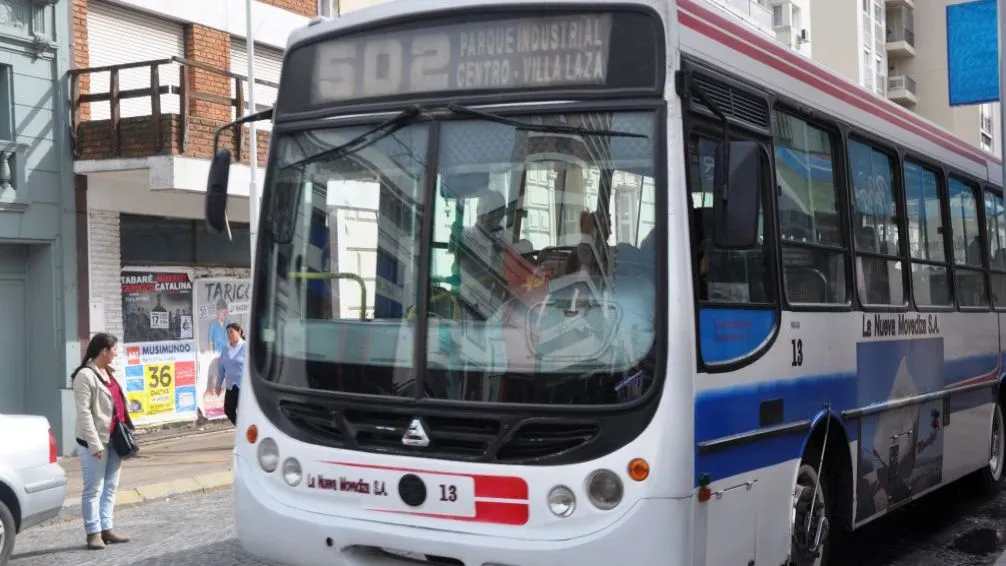 La Línea de colectivos La Movediza tiene una deuda de 400 millones y está al borde de colapsar